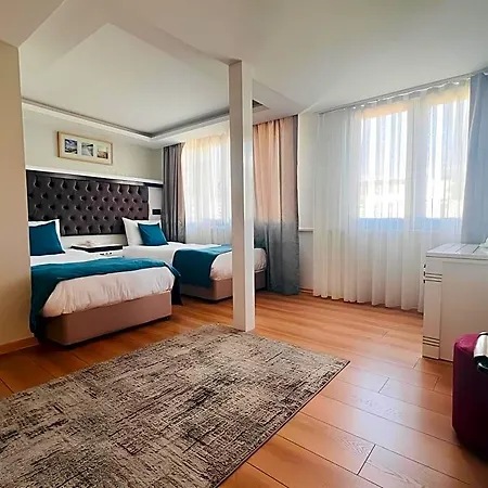 Maritime Hotel